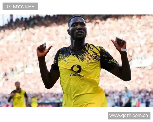 德国总理默茨提前离场错失多特绝杀圣保利的精彩瞬间