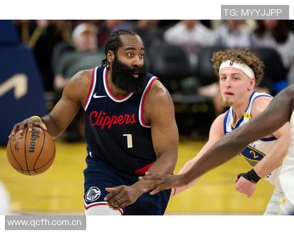 掘金自媒体调侃哈登布劳恩笑容满面快船季后赛大战七场引热议